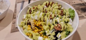 Ensalada de pasta con salsa de aguacate at Sol Veggie in Logrono
