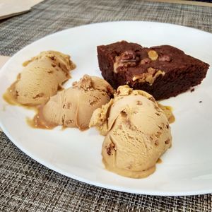 brownie amb gelat de toffee at Sol Veggie in Logrono