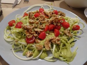 Raw salad at Sol Veggie in Logrono