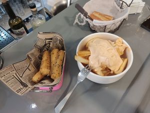 Tequeños and patatas bravas at Sol Veggie in Logrono
