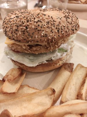 Burger no pollo at Sol Veggie in Logrono