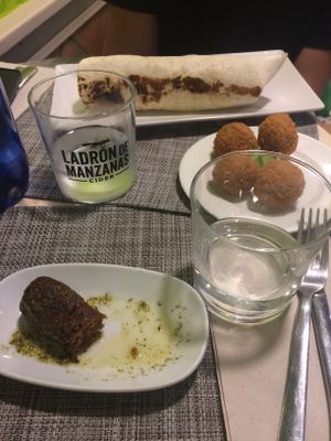 Wrap, croquetas y chorizo vegano at Sol Veggie in Logrono