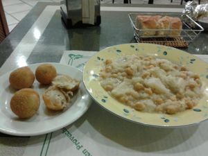 Chickpeas with caulifllower, and croquettes. at Sol Veggie in Logrono