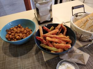 Garbanzos especiados y tempura at Sol Veggie in Logrono