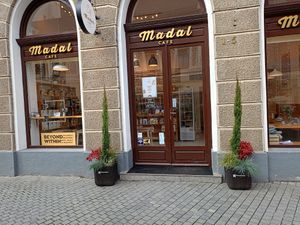 Entrance at Madal Cafe - Specialty Coffee Shop in Oradea