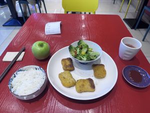 tasty vegan chicken nuggets  at Clean Water Vegetarian - 净水素食 in Shanghai