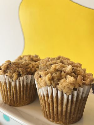 Muffin de zanahoria con crumble de nuez, semiintegral, endulzado con panela   at Calquin Vida Saludable in Antofagasta