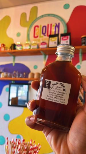 Cold Brew es café infusionado en frío, sin calor ni prisa, durante horas. Un café suave, dulce y de baja acidez, perfecto para tomar con hielo, agua tónica o leche vegetal ☕ at Calquin Vida Saludable in Antofagasta
