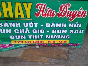 Name and what they serve at Hữu Duyen in Ho Chi Minh City