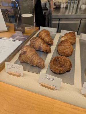 vegan croissant and vegan roll at Kohi in Madrid