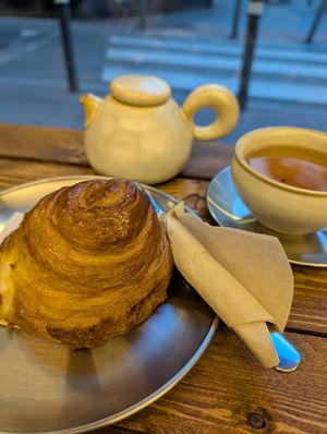 roll with tea at Kohi in Madrid