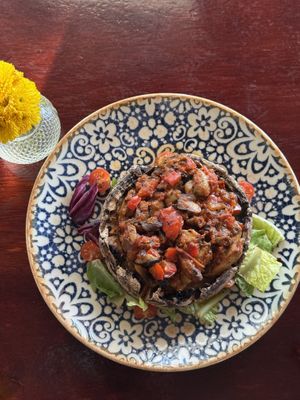 Nice big portobello mushroom with salad lettuce and tomatoes   at La Casa de la Pasta in Acapulco