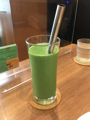 Green smoothie at Ko-So Cafe in Tokyo