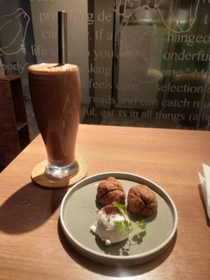  at Ko-So Cafe in Tokyo