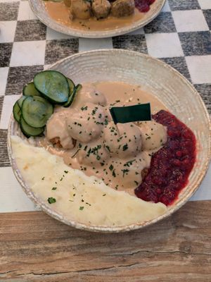 Vegan meatballs: 4/5 at Meatballs & Pancakes in Stockholm
