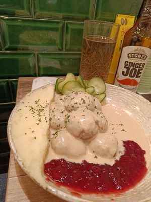 8 vegan meatballs at Meatballs & Pancakes in Stockholm