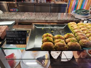 Marked vegan baklava at Olive Ladencafé in Zurich