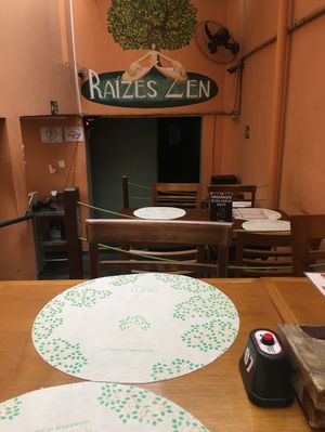 Poucas mesas para sentar, agora na pandemia  at Raízes Zen Perdizes in Sao Paulo