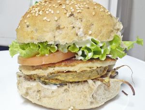 Burguer Raízes (vegan version) at Raízes Zen Perdizes in Sao Paulo