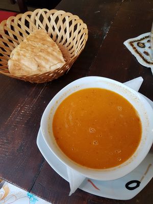 Linsensuppe etwas scharf , sehr gut at Falafelhaus Pingu in Ulm