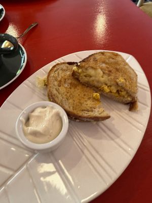 Sandwiches with cheese and scrambled tofu  at Vonuts in Wellington