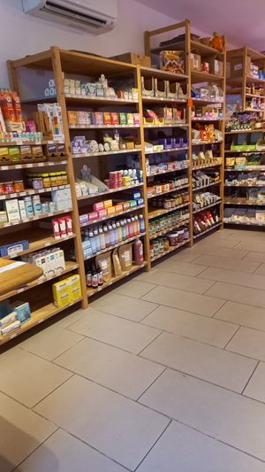 shelves at Le Cri de la Carotte in Toulouse