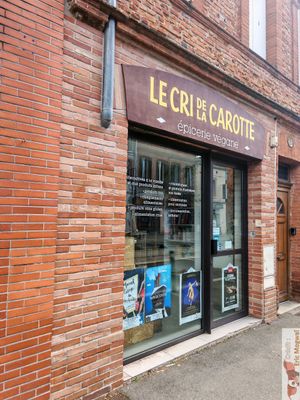Facade at Le Cri de la Carotte in Toulouse