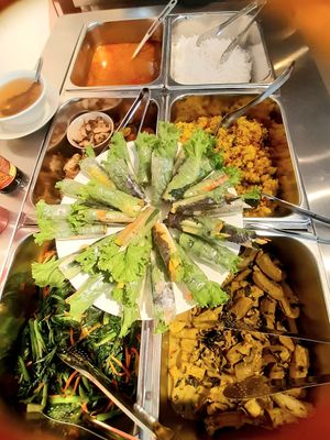 Raw vegan springrolls at Thuận Duyên Buffet Chay in Hanoi