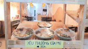 Demo of vegan Bun rieu ( sweet and sour tofu soup) at Thuận Duyên Buffet Chay in Hanoi