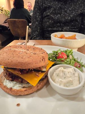 Oyster mushroom burger at Kosmopoliet in Bruges