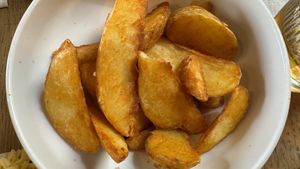   at Kosmopoliet in Bruges