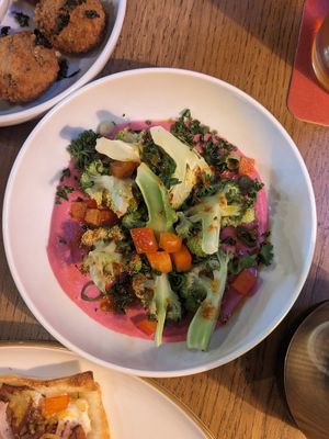 Beetroot and broccoli at Kosmopoliet in Bruges