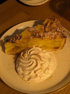 Apple pie at Kosmopoliet in Bruges