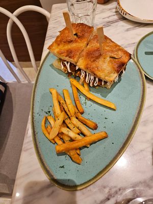  at Earth Cafe @ Churchgate in Mumbai