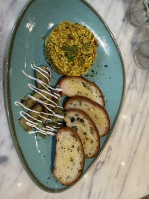 Tofu scramble with Bombay potatoes   at Earth Cafe @ Churchgate in Mumbai