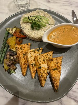 Tofu platter with cauliflower ricee  at Earth Cafe @ Churchgate in Mumbai