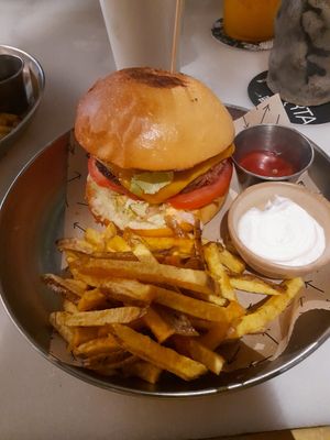 Blind date burger at Vrutal - Diputació in Barcelona
