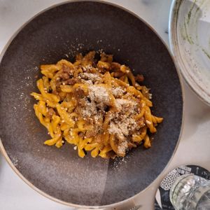 Pasta con ragú at Vrutal - Diputació in Barcelona