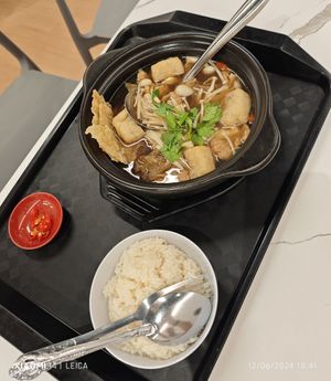 Bak Kut Teh with fragrant rice at Kang Su Vegetarian 康素 - Macpherson  in Central Singapore
