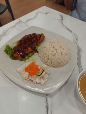 Black pepper chicken rice at Kang Su Vegetarian 康素 - Macpherson  in Central Singapore