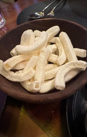 Complimentary chips at Ping's Café Orient in Mumbai