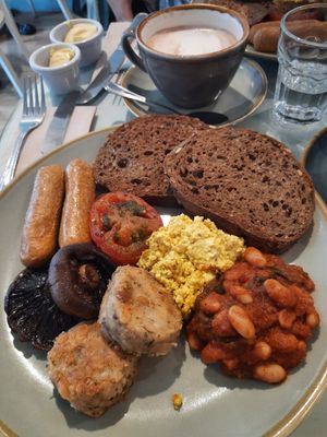 Full vegan fry (served with vegan butter) at The Lighthouse Cafe in Galway