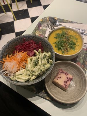 Custom bowl, butternut squash soup, raspberry dessert   at Le Botaniste - Penn Plaza in New York City