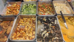 Buffet spread at Eight Immortals Vegetarian 八仙素食园 - NUH in West Singapore