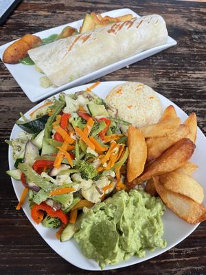 Fajitas 55Q - huuuuuge portion of veg. Includes chips & rice as well.  at Jakuu in San Pedro La Laguna