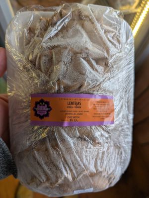 Empanadas de lentejas at Semilla de Sésamo in Chubut