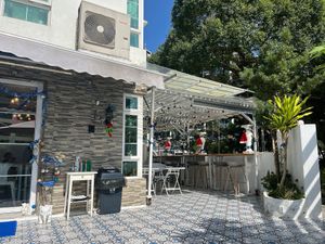  at E+ Cafe in New Territories