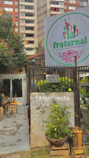 Por fuera  at La Fraternal in Santiago