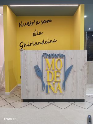 Interno ristorante at Trattoria MODErNA in Montale