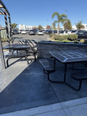 Outdoor Seating   at Simply Salad in Torrance